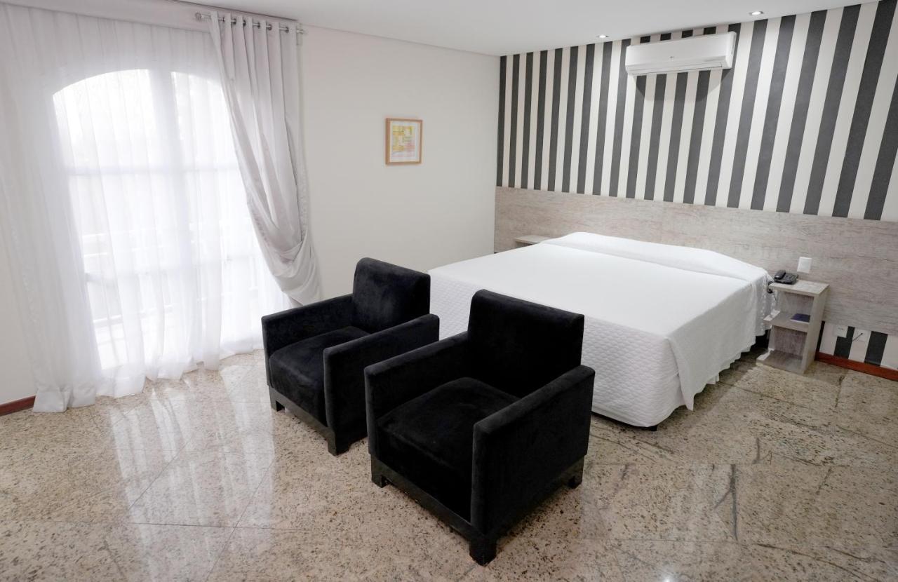 Colonial Plaza Hotel Pindamonhangaba Kültér fotó