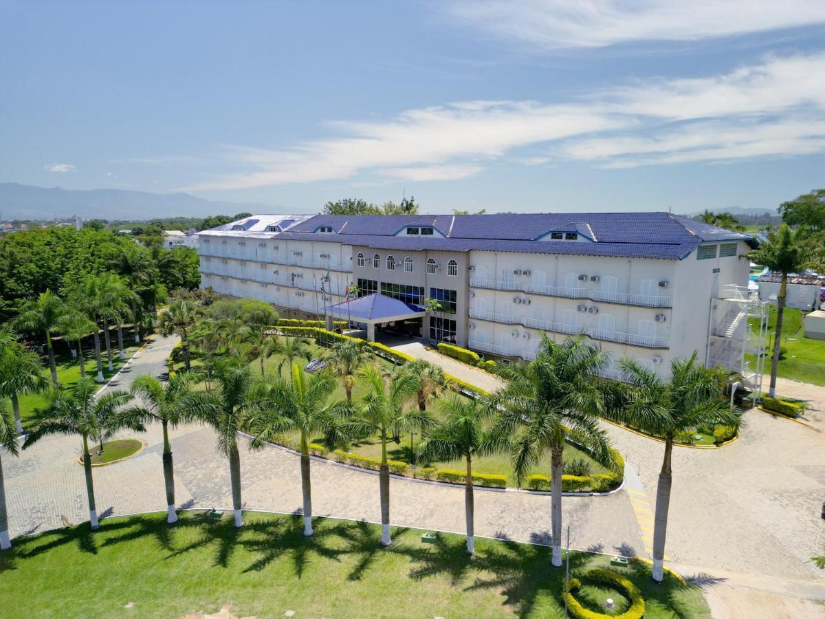 Colonial Plaza Hotel Pindamonhangaba Kültér fotó